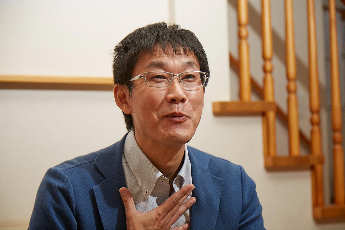 清水町商工観光課長の前田さん。清水町のまちづくりに長年関わり、その熱き思いを胸に現場でリーダーシップをとる。今回、全国初の事例となる自治体職員ホストを務める第一号。