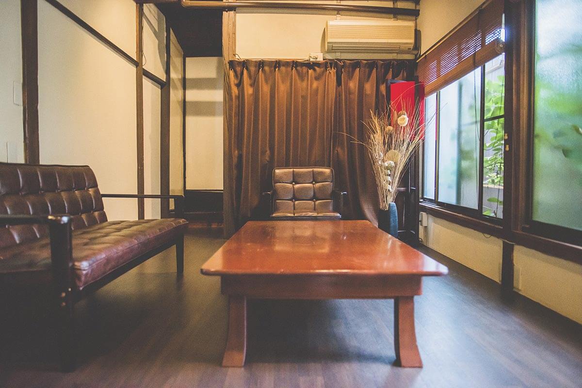 銭湯と同じく100年ほど前に建てられたHiroyukiさんのリスティング