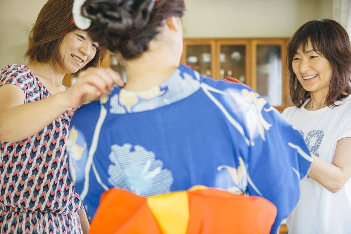 ゲストに着物、浴衣の着付け、髪結いをしてあげることもあるMakoさんのリスティング