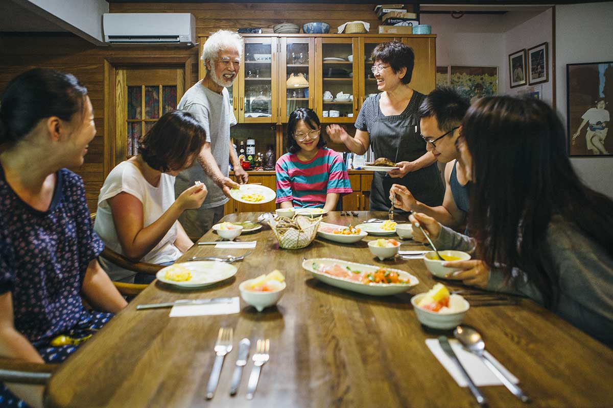 朝食を共にすることでゲスト同志も交流でき、よりアットホームな場に