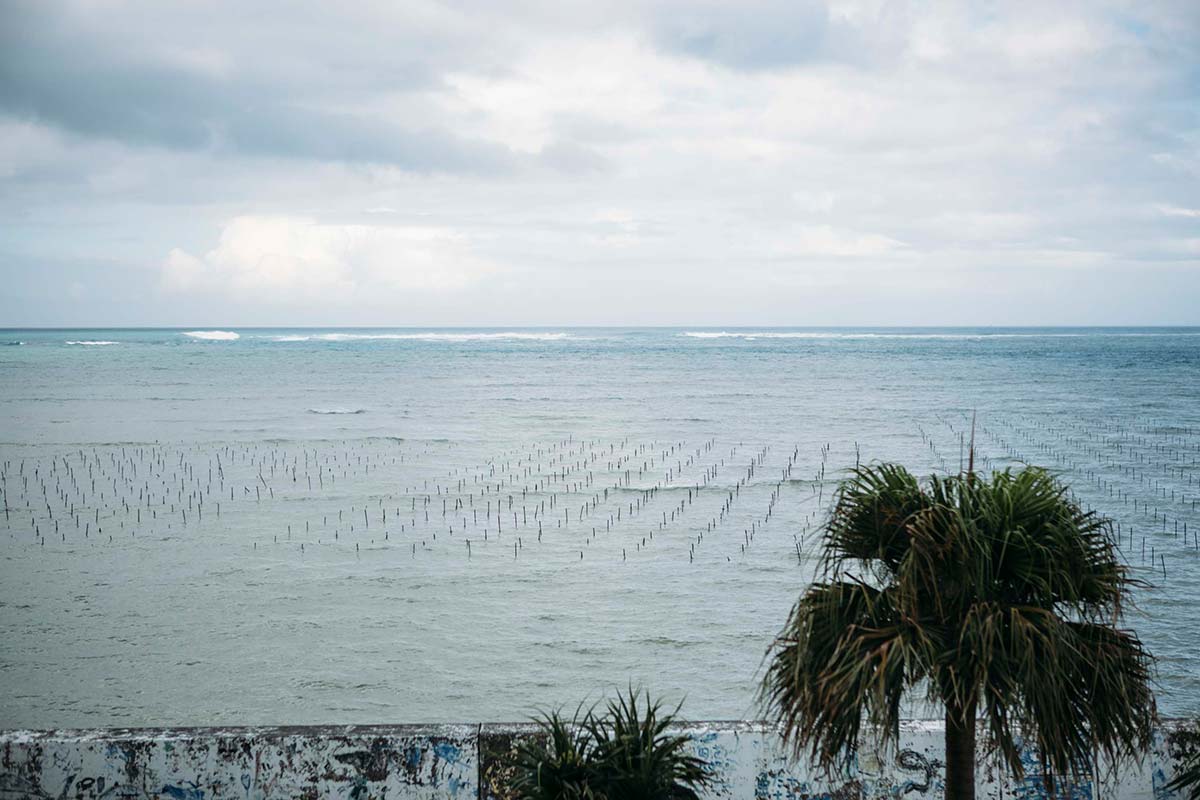 Takaさんのリスティングは海に面した場所に位置するひと部屋