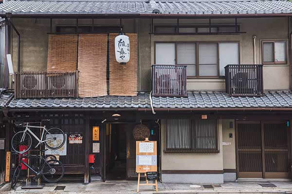 ゲストにも喜ばれる「夢処・漁師めし 雑魚や」